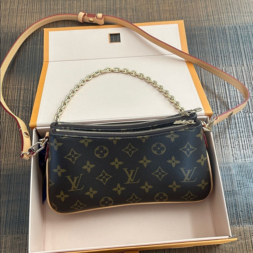 brand new Louis Vuitton crossbody - Picture 2 of 4